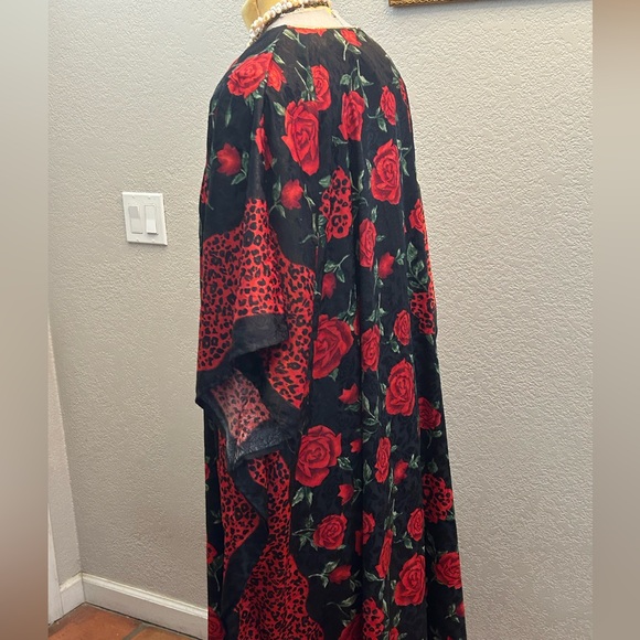 Gold Coast Red Roses and Cheetah Print Kaftan One Size - Picture 3 of 6